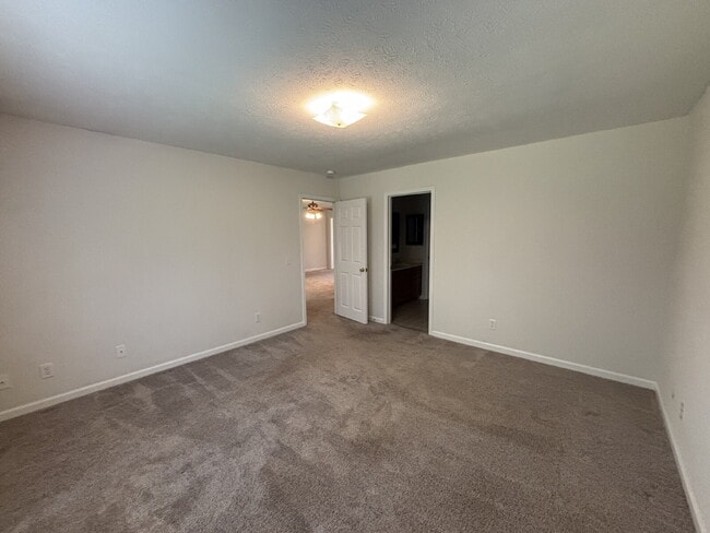 Building Photo - 3BD 2 BA HOME FOR RENT NEXT TO ALGOOD SCHOOLS