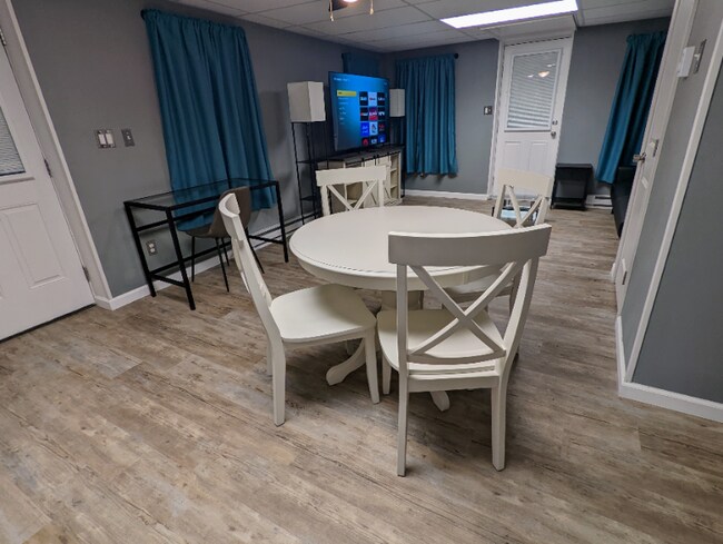 Building Photo - 39 Queen St