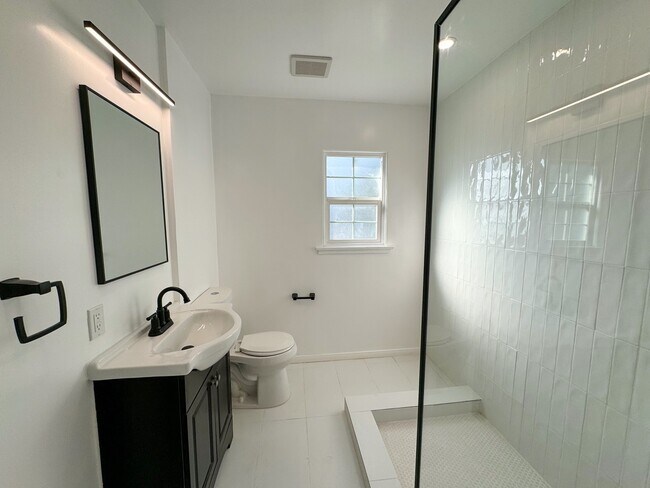 Building Photo - 10419 S Gramercy Pl