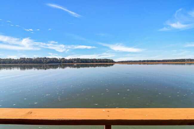 Building Photo - Private, Low Country Residence for Rent!
