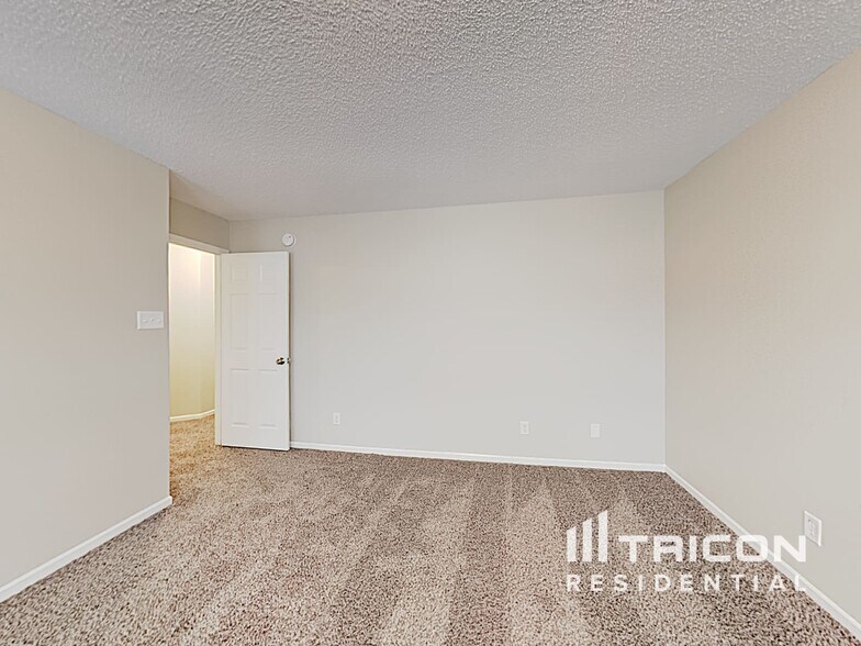 Building Photo - 960 Brookhaven Dr