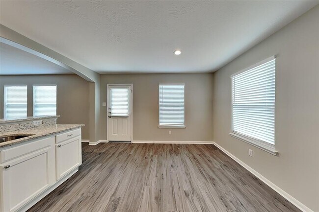 Building Photo - 18027 Hillock Glen Ln
