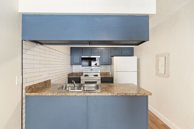 Building Photo - 3025 SE 55th Ave