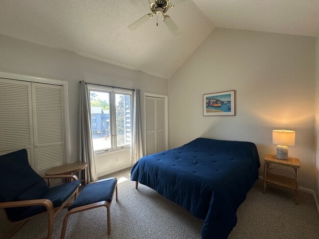Building Photo - Furnished Townhome with Water Views and Boat Slip!