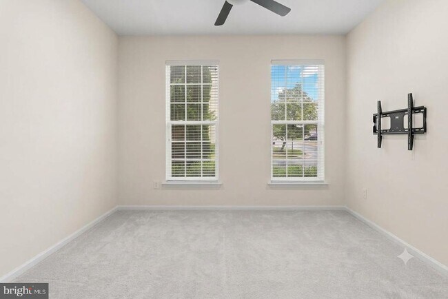 Building Photo - 1056 Pipistrelle Ct