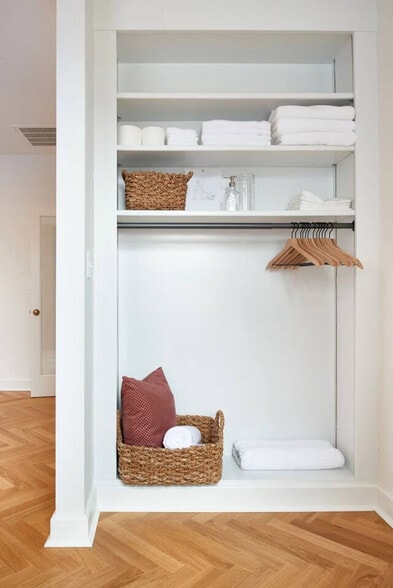 Building Photo - 306 Grear Alley