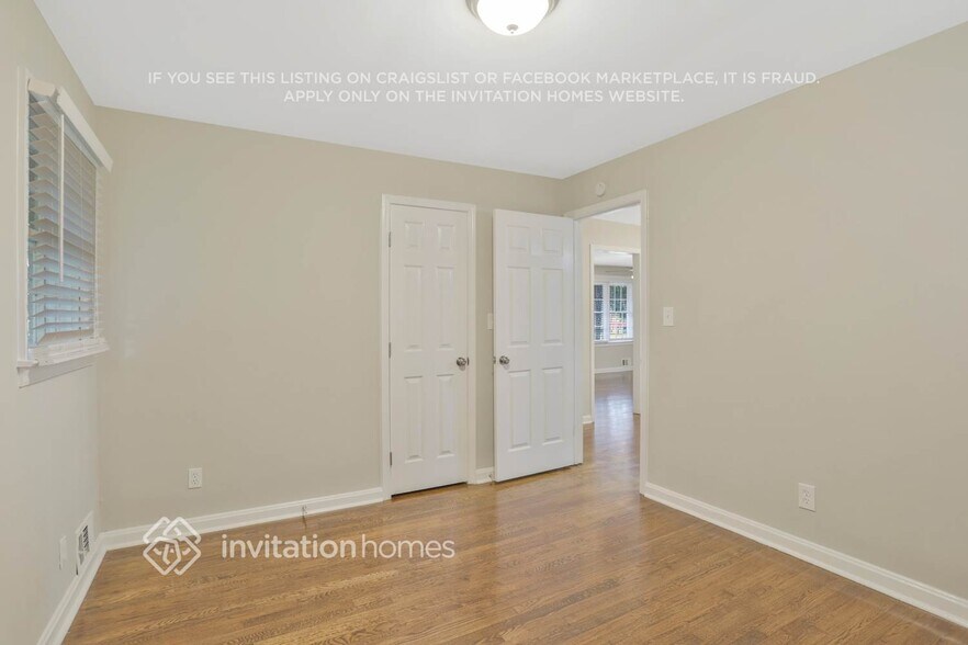 Building Photo - 705 Pinehill Dr