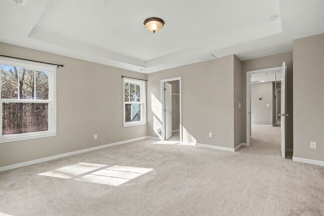 Building Photo - Beautiful 4-Bedroom End-Unit Townhome in West Cary | Open Floor Plan | Prime Location