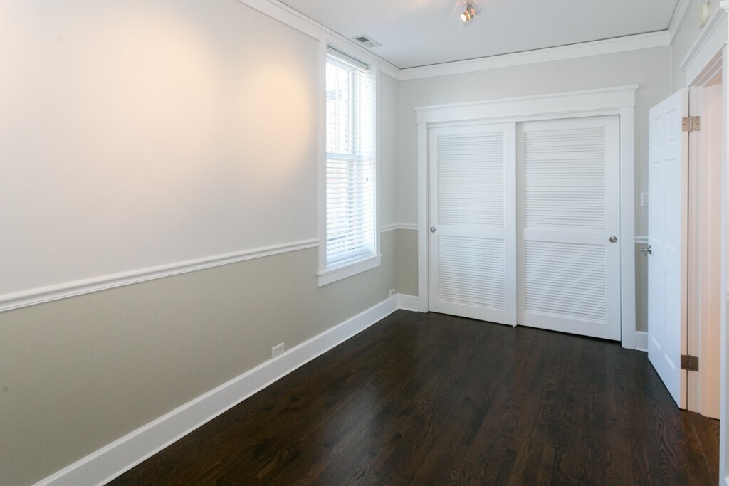 Building Photo - 3614 N Bosworth Ave