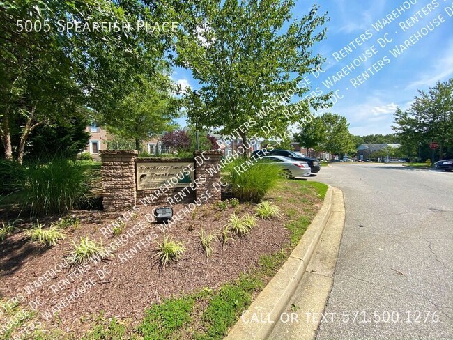 Building Photo - Fresh, Bright 4bd/2 full bath/2 half TH w/...