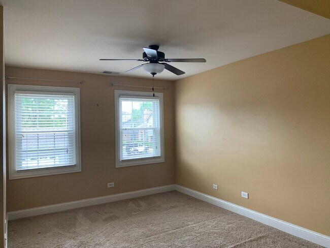 Building Photo - 19 Foxcroft Rd