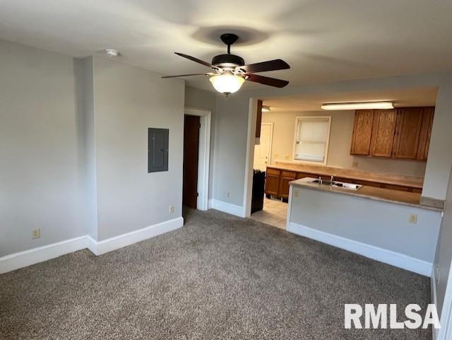 Building Photo - 902 N Sheridan Rd