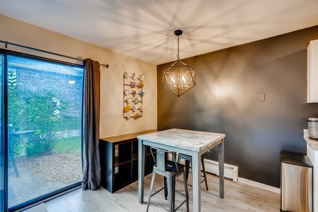 Building Photo - 816 Old Settlers Trl