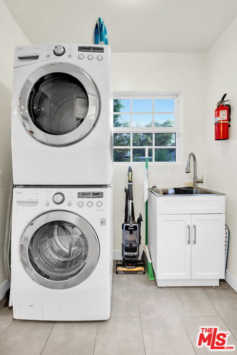 Building Photo - 8345 White Oak Ave