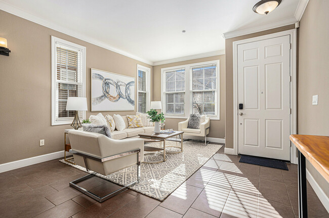 Building Photo - 203 Seacliff Way
