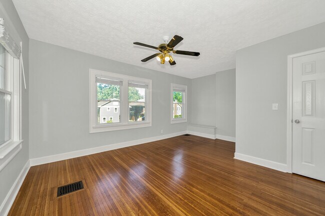 Building Photo - 3343 Carrollton Ave