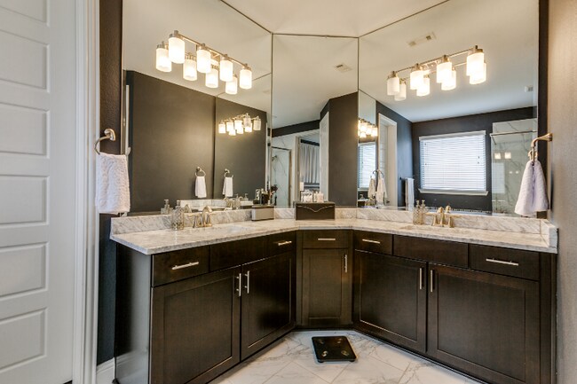 Building Photo - 4194 Leighton Ln