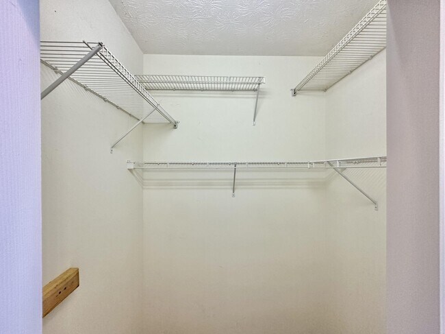 Building Photo - 5399 NW Lamoore Ln