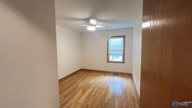 Building Photo - 1400 McClung Ave SE