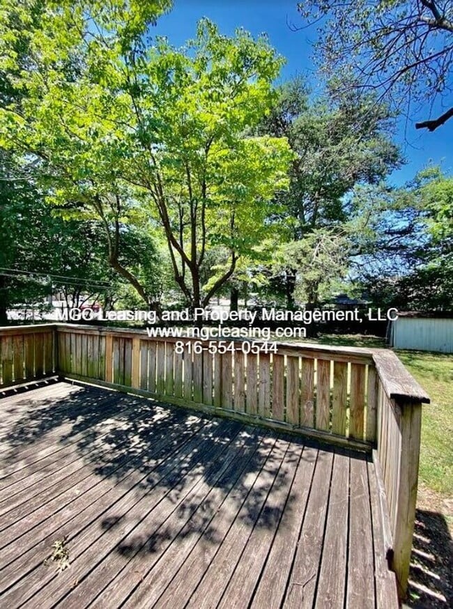 Building Photo - Charming Ranch Style Home Minutes From Downtown Lee's Summit