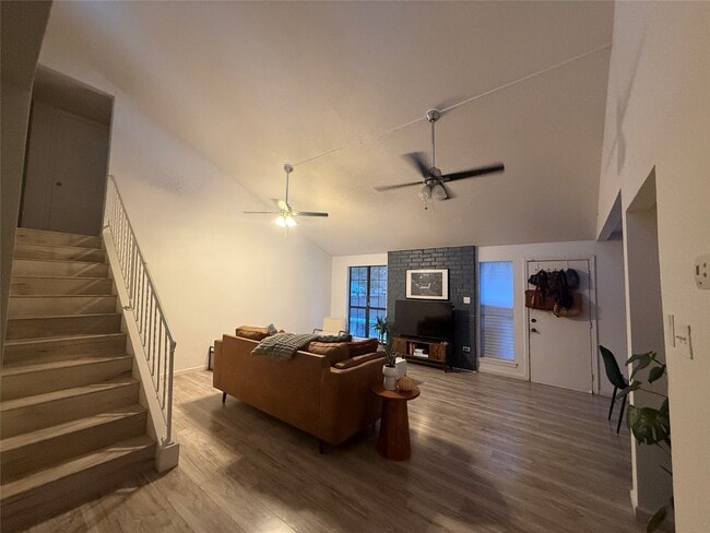 Building Photo - 13919 Baytree Dr
