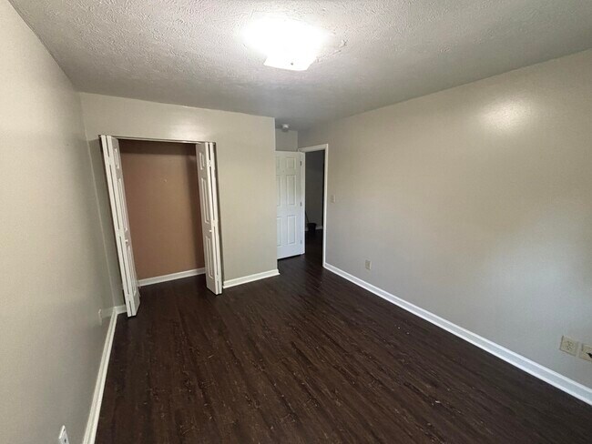 Building Photo - 2852 Ryan Cir
