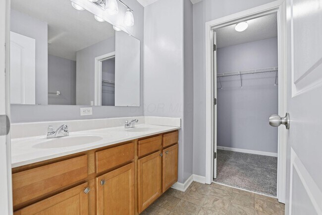 Building Photo - 511 Anthem St