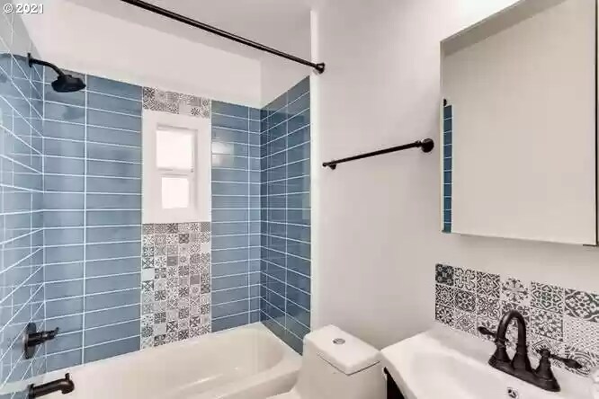 Building Photo - 614 11th St