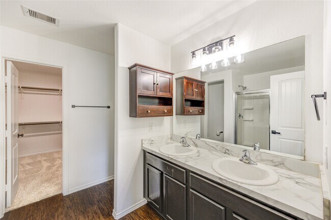 Building Photo - 2010 Louetta Stream Way