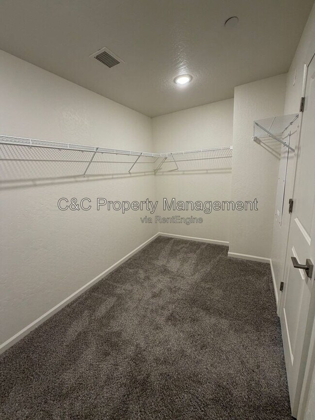 Building Photo - 3335 Las Rosas Ave