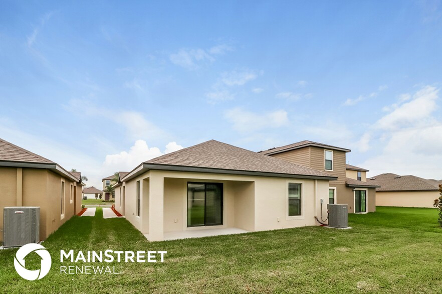 Building Photo - 2136 Peyto Wy