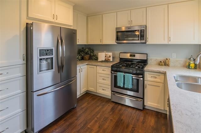 Building Photo - For rent in Granite Hills EC | 3BR 3BA with Garage