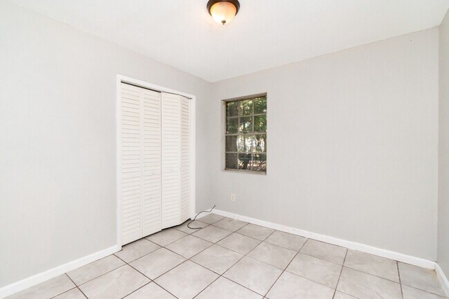 Building Photo - Charming Brick Home Close to Downtown Mobile and Quick Access to I-10!