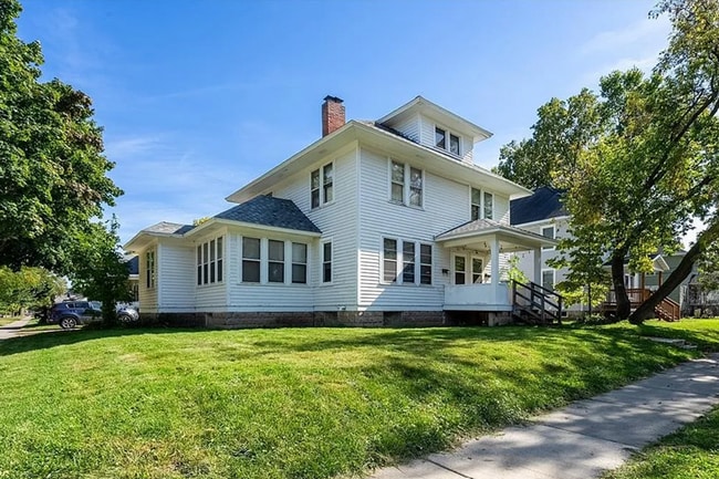 Building Photo - 521 2nd Ave