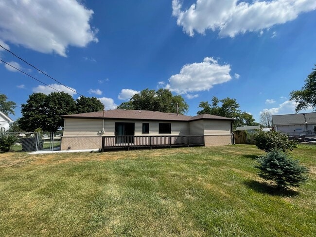 Building Photo - 185 Carthage Ln