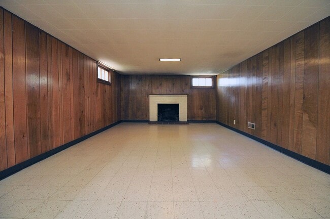 Building Photo - 8111 SW 8th Ave