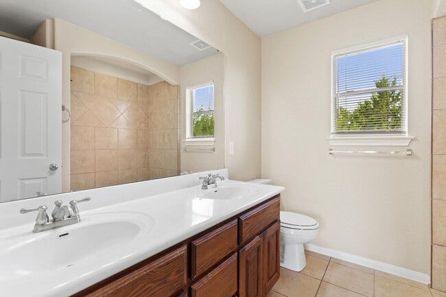 Building Photo - 113 Gregory Cove