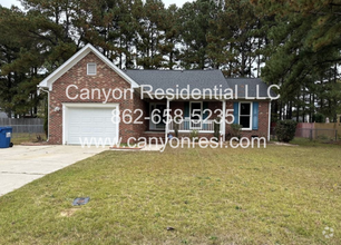 Building Photo - Delightful 3-bed, 2-bath home