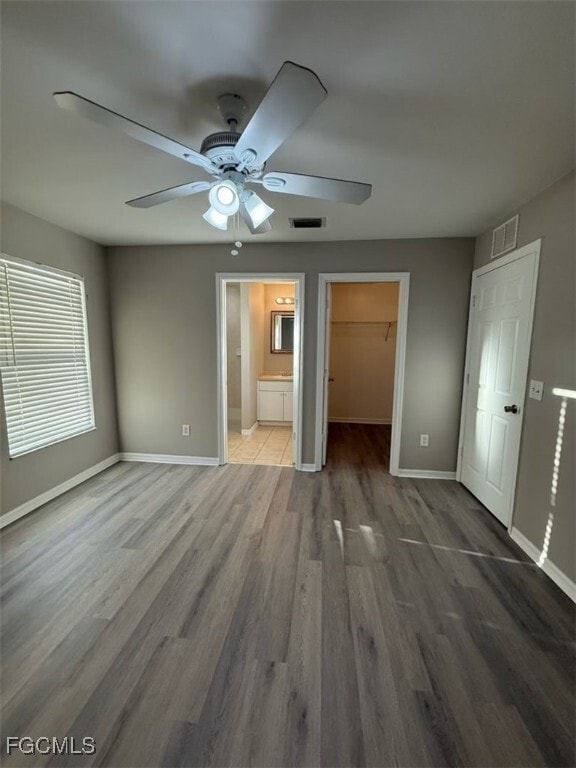 Building Photo - 2415 Herb Ave S