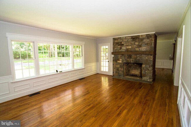 Building Photo - 6638 Holland St