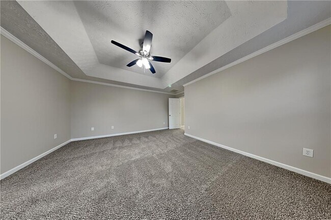 Building Photo - 230 Lake Valley Dr SW