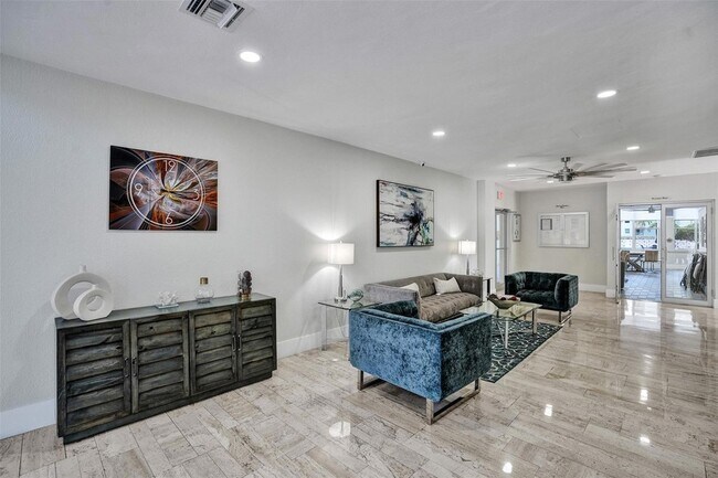 Building Photo - 301 N Ocean Blvd