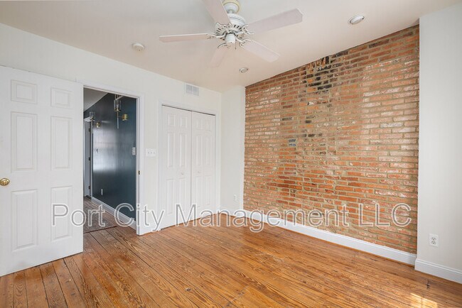 Building Photo - 412 Gittings St
