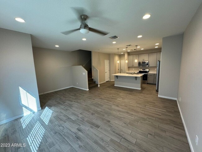 Building Photo - Newer townhome for rent in Tempe!