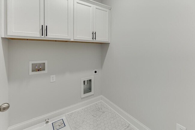 Building Photo - 1276 Ainsworth Alley