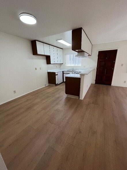 Building Photo - 5908 Cedros Avenue