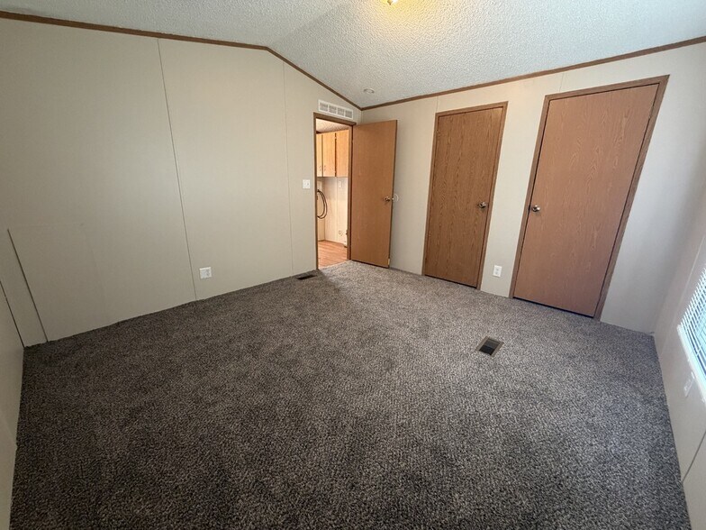 Building Photo - 38003 Chilver Ave