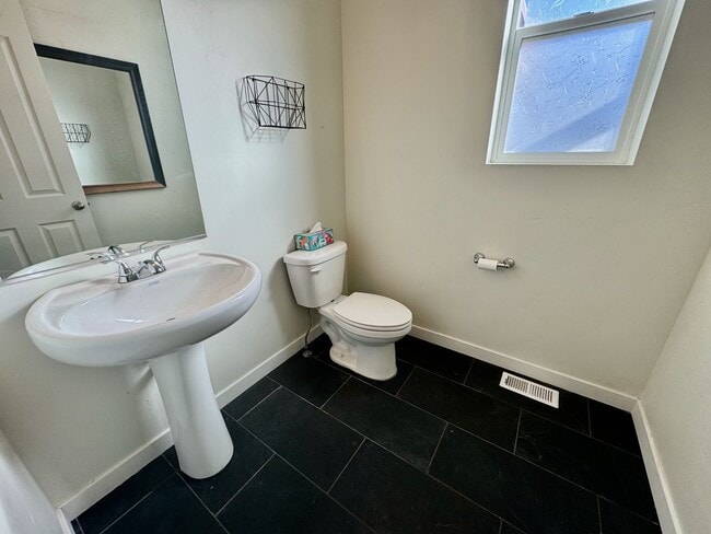 Building Photo - Your Home Is Ready For You!!