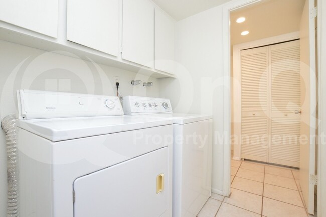 Building Photo - 4028 N Granite Reef Rd