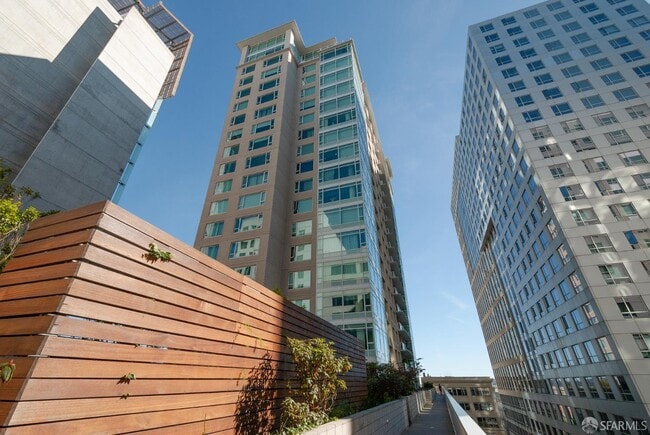 Building Photo - 1160 Mission St